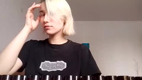 eva_forrest online show from 02/26/25, 12:25