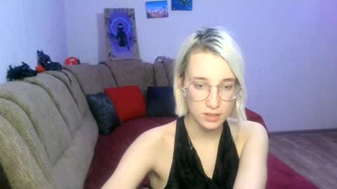 eva_forrest online show from 02/28/25, 03:26
