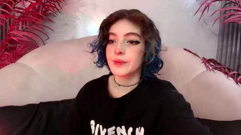 Snapshot of eva_halsey chatting on 10/27/25, 07:51 E V A online show from 10/27/25, 07:51