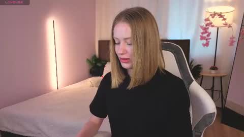 eva hamilton online show from 07/30/26, 01:04