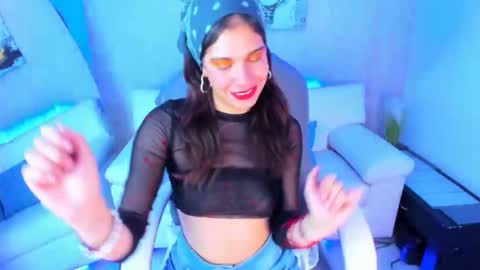 eva_hells online show from 10/23/25, 08:18
