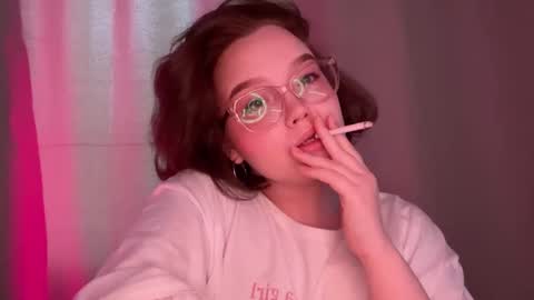 Snapshot of eva_kittenn chatting on 11/17/25, 09:37 eva_kittenn online show from 11/17/25, 09:37