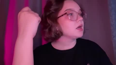 Snapshot of eva_kittenn chatting on 11/18/25, 12:53 eva_kittenn online show from 11/18/25, 12:53