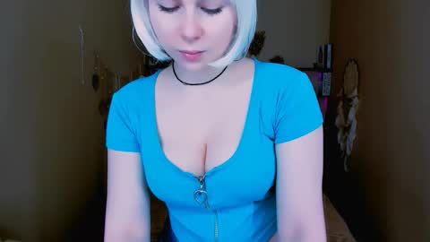 Snapshot of eva_lawrence chatting on 10/17/25, 03:14 Eva online show from 10/17/25, 03:14