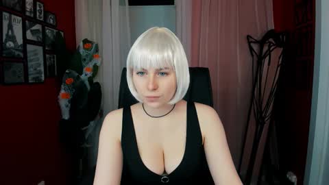 Snapshot of eva_lawrence chatting on 10/26/25, 08:15 Eva online show from 10/26/25, 08:15