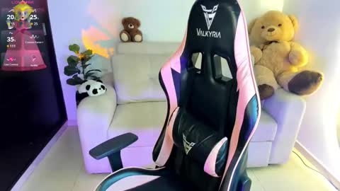 Snapshot of eva_lee18 chatting on 11/08/25, 12:22 Eva online show from 11/08/25, 12:22