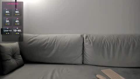 Snapshot of eva_loveme chatting on 10/13/25, 09:15 Eva online show from 10/13/25, 09:15