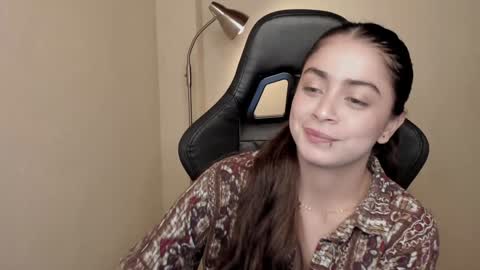eva_monn online show from 12/07/24, 12:41
