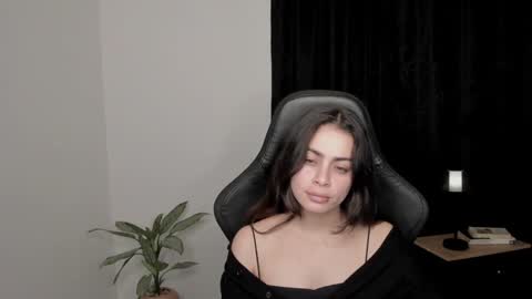 eva_monn online show from 01/16/25, 02:09