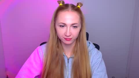 Snapshot of eva_oliviaa chatting on 10/03/25, 05:32 Eva online show from 10/03/25, 05:32