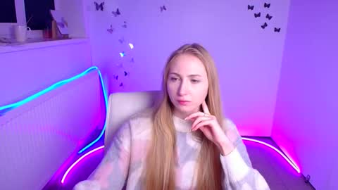 Snapshot of eva_oliviaa chatting on 10/19/25, 05:24 Eva online show from 10/19/25, 05:24