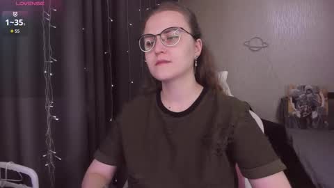 Snapshot of eva_orchid chatting on 11/22/25, 10:58 Eva online show from 11/22/25, 10:58