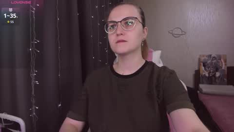 Snapshot of eva_orchid chatting on 11/25/25, 10:59 Eva online show from 11/25/25, 10:59