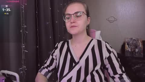 Snapshot of eva_orchid chatting on 11/26/25, 10:38 Eva online show from 11/26/25, 10:38