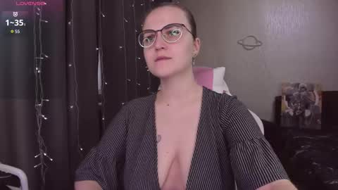 Snapshot of eva_orchid chatting on 12/02/25, 11:15 Eva online show from 12/02/25, 11:15