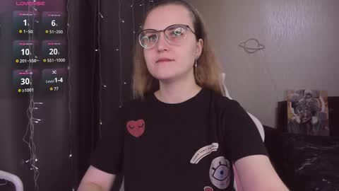 Snapshot of eva_orchid chatting on 12/14/25, 10:42 Eva online show from 12/14/25, 10:42