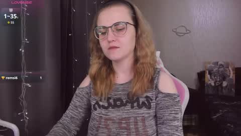 Snapshot of eva_orchid chatting on 12/17/25, 12:11 Eva online show from 12/17/25, 12:11