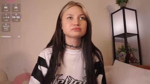 Snapshot of eva_pixie chatting on 09/18/25, 04:20 Eva online show from 09/18/25, 04:20