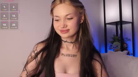 Snapshot of eva_pixie chatting on 09/21/25, 02:19 Eva online show from 09/21/25, 02:19