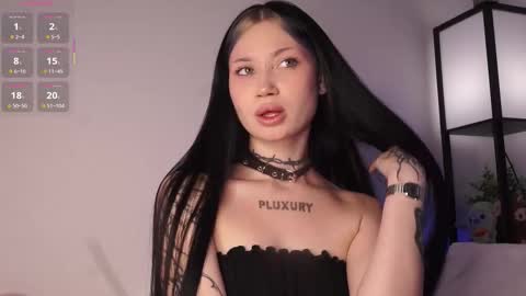 Snapshot of eva_pixie chatting on 09/30/25, 03:06 Eva online show from 09/30/25, 03:06