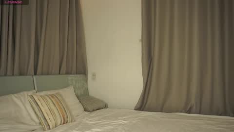 Snapshot of eva_pixie chatting on 10/13/25, 03:34 Eva online show from 10/13/25, 03:34