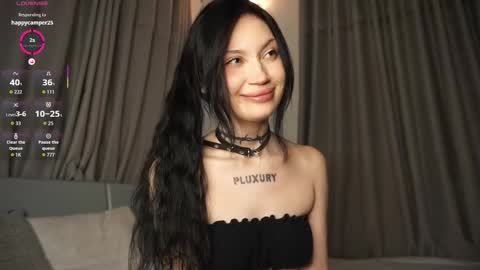 Snapshot of eva_pixie chatting on 10/19/25, 05:13 Eva online show from 10/19/25, 05:13