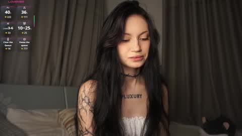 Snapshot of eva_pixie chatting on 11/01/25, 04:42 Eva online show from 11/01/25, 04:42