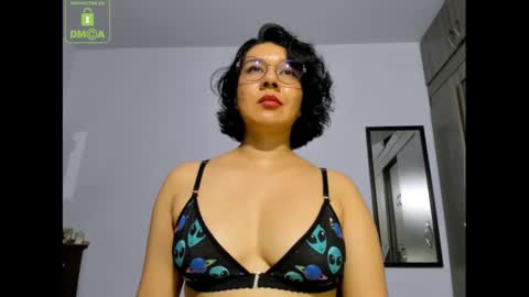 Snapshot of eva_rain01 chatting on 02/08/25, 10:51 Eva online show from 02/08/25, 10:51