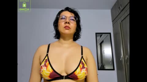 Snapshot of eva_rain01 chatting on 02/10/25, 04:47 Eva online show from 02/10/25, 04:47