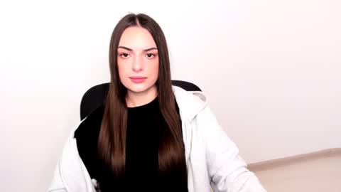 Snapshot of eva_rossee_ chatting on 01/27/25, 07:03 Eva online show from 01/27/25, 07:03