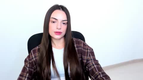 Snapshot of eva_rossee_ chatting on 01/30/25, 06:00 Eva online show from 01/30/25, 06:00