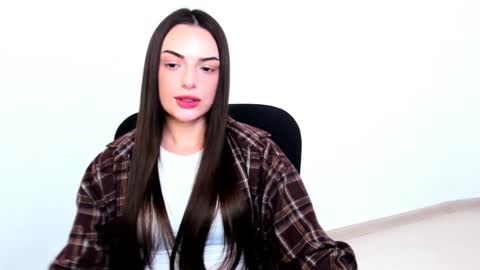Snapshot of eva_rossee_ chatting on 01/30/25, 09:04 Eva online show from 01/30/25, 09:04