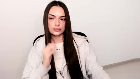 Snapshot of eva_rossee_ chatting on 02/02/25, 08:19 Eva online show from 02/02/25, 08:19