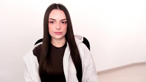 Snapshot of eva_rossee_ chatting on 02/08/25, 11:12 Eva online show from 02/08/25, 11:12