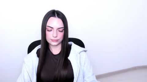 Snapshot of eva_rossee_ chatting on 02/08/25, 02:16 Eva online show from 02/08/25, 02:16