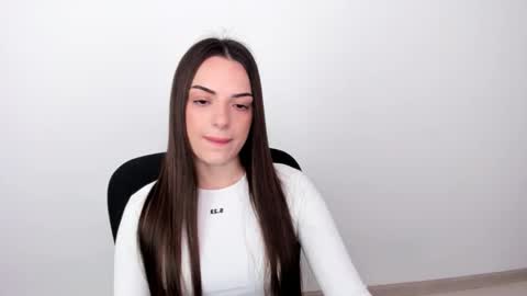 Snapshot of eva_rossee_ chatting on 02/24/25, 01:10 Eva online show from 02/24/25, 01:10