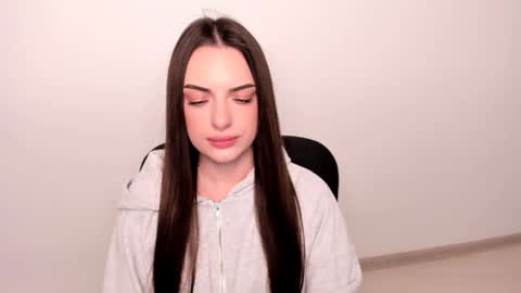 Snapshot of eva_rossee_ chatting on 03/10/25, 01:32 Eva online show from 03/10/25, 01:32