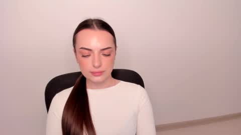 Snapshot of eva_rossee_ chatting on 03/11/25, 05:46 Eva online show from 03/11/25, 05:46