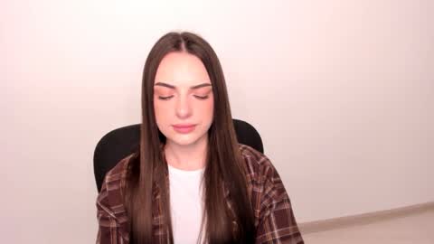 Snapshot of eva_rossee_ chatting on 03/12/25, 04:56 Eva online show from 03/12/25, 04:56