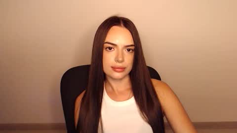 Snapshot of eva_rossee_ chatting on 09/10/25, 07:03 Eva online show from 09/10/25, 07:03