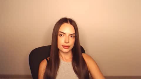 Snapshot of eva_rossee_ chatting on 09/16/25, 06:09 Eva online show from 09/16/25, 06:09