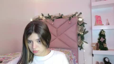 Snapshot of eva_sin18 chatting on 12/20/25, 11:12 Eva Sin online show from 12/20/25, 11:12