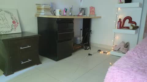 Snapshot of eva_sin18 chatting on 04/21/26, 01:42 Eva Sin online show from 04/21/26, 01:42
