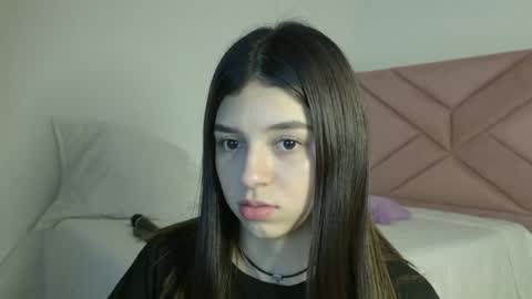 Snapshot of eva_sin18 chatting on 05/15/26, 11:45 Eva Sin online show from 05/15/26, 11:45