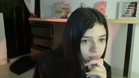 Snapshot of eva_sin18 chatting on 06/05/26, 12:06 Eva Sin online show from 06/05/26, 12:06