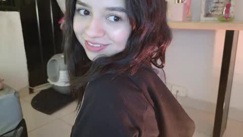 Snapshot of eva_sin18 chatting on 06/08/26, 01:28 Eva Sin online show from 06/08/26, 01:28