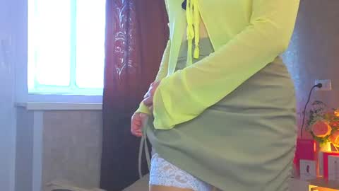 Hi there i am Eva and i wish create a nice community with you so join my Ticket Show for more pleasure online show from 06/09/26, 10:16