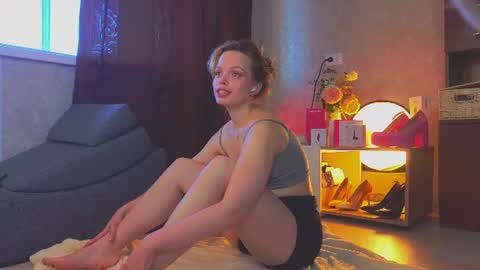 Hi there i am Eva and i wish create a nice community with you so join my Ticket Show for more pleasure online show from 06/10/26, 01:54