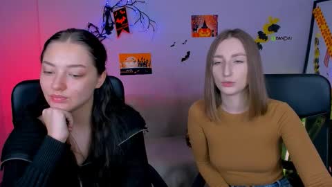 Snapshot of eva_smiith_ chatting on 10/28/25, 06:39 Eva online show from 10/28/25, 06:39