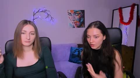 Snapshot of eva_smiith_ chatting on 11/18/25, 07:24 Eva online show from 11/18/25, 07:24